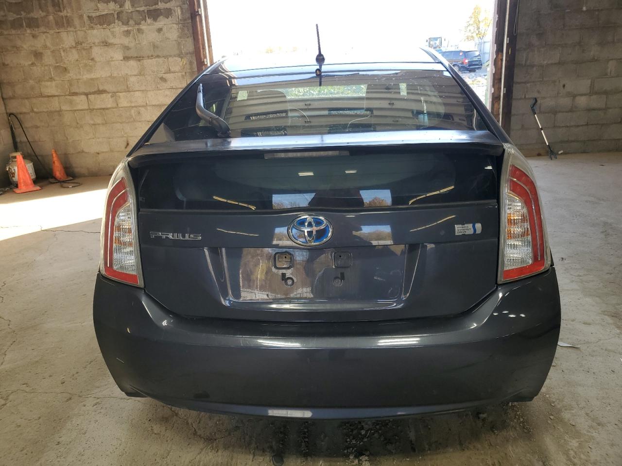 JTDKN3DUXE1758664 2014 Toyota Prius