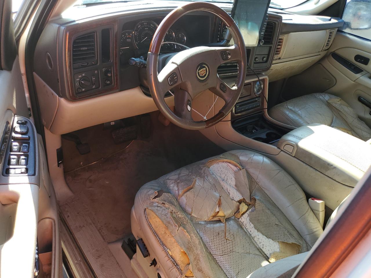2005 Cadillac Escalade - Image 8