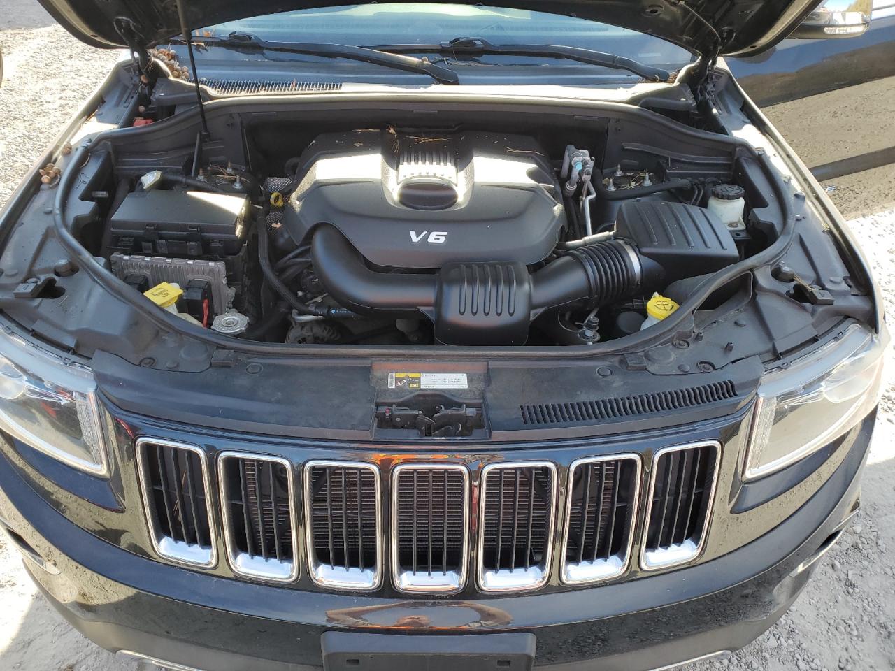 2014 Jeep Grand Cherokee - Image 12