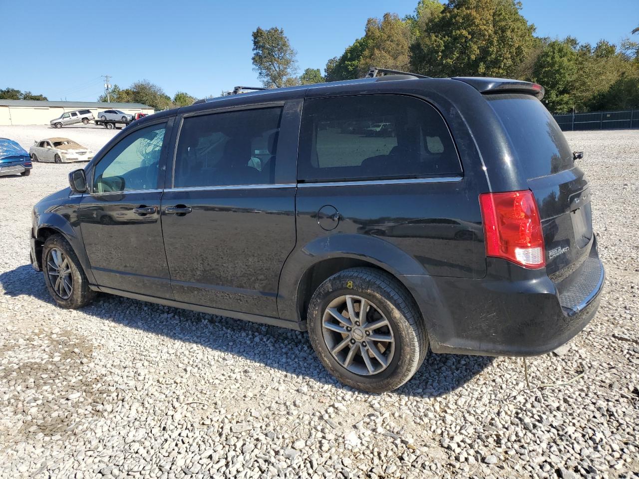 2019 Dodge Caravan - Image 2