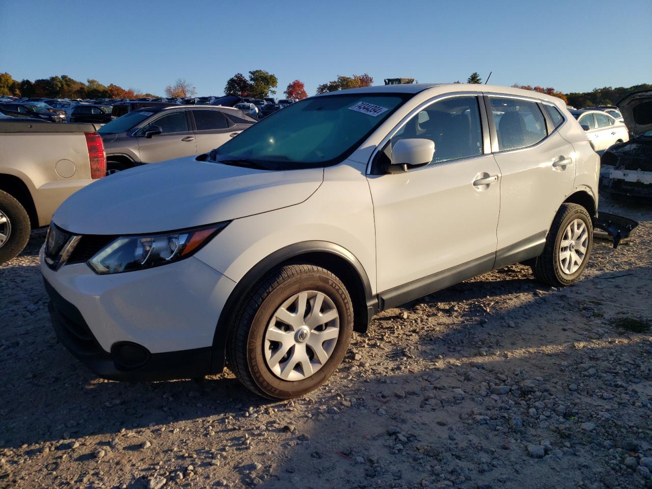 JN1BJ1CR0JW287282 2018 NISSAN ROGUE - Image 1