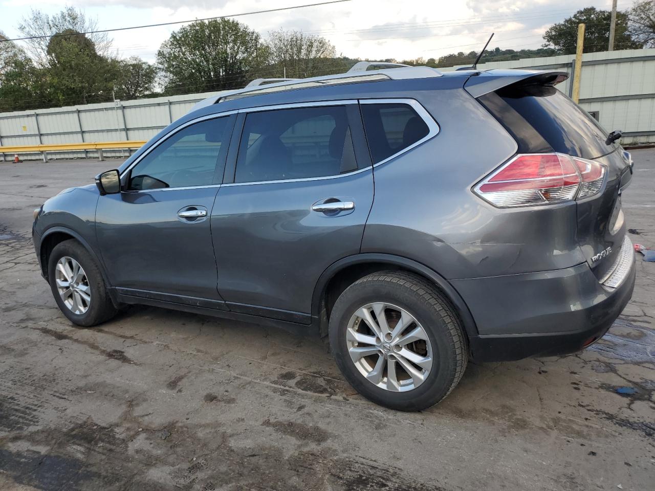 5N1AT2MV0FC802841 2015 NISSAN ROGUE - Image 2