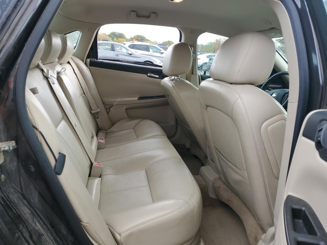 2009 Chevrolet Impala - Image 10