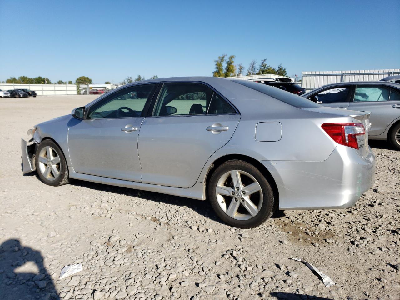 VIN 4T1BF1FK4DU251572 2013 TOYOTA CAMRY no.2