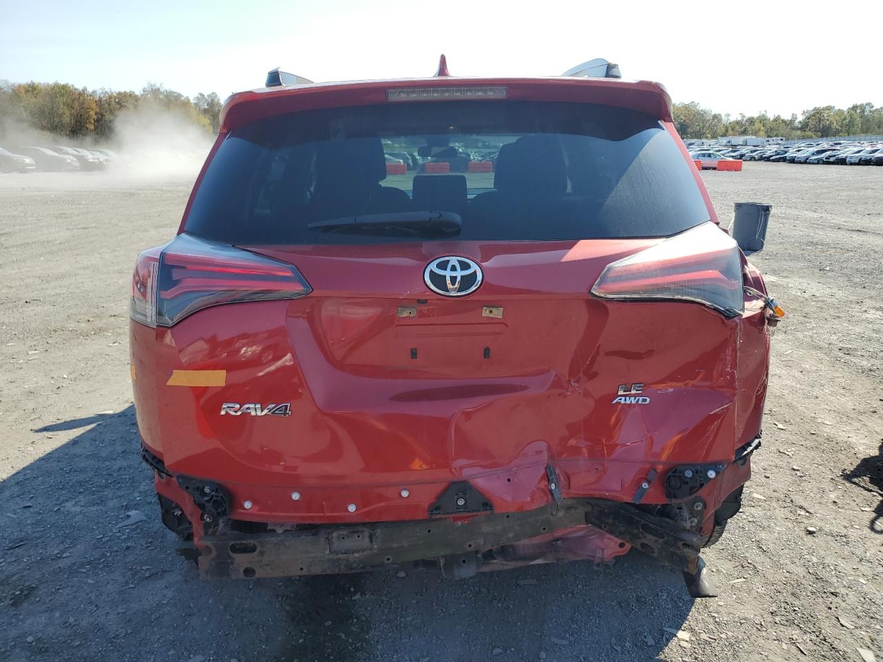 JTMBFREV9HJ146077 2017 Toyota Rav4 Le