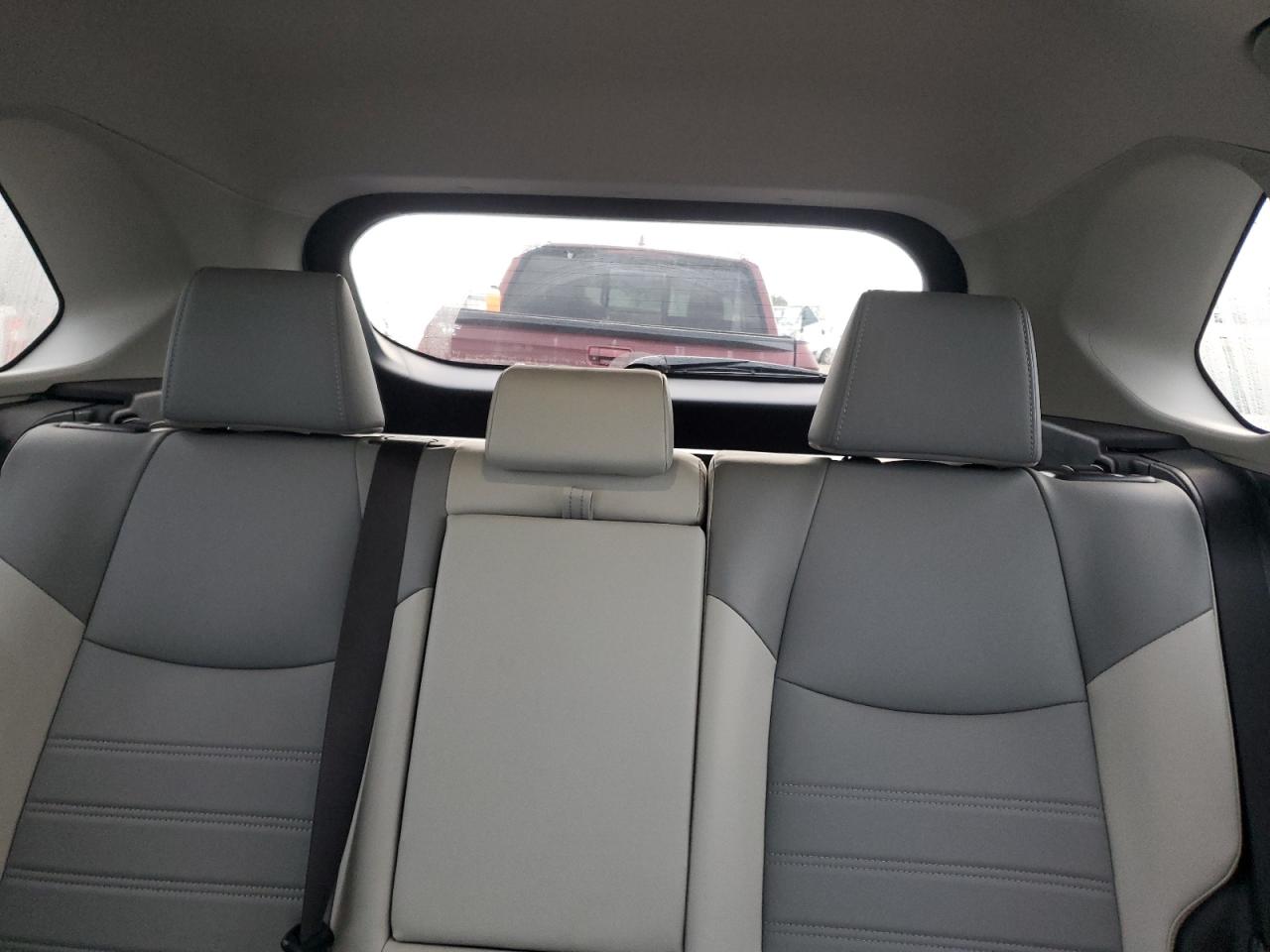 2023 Toyota RAV 4 - Image 10