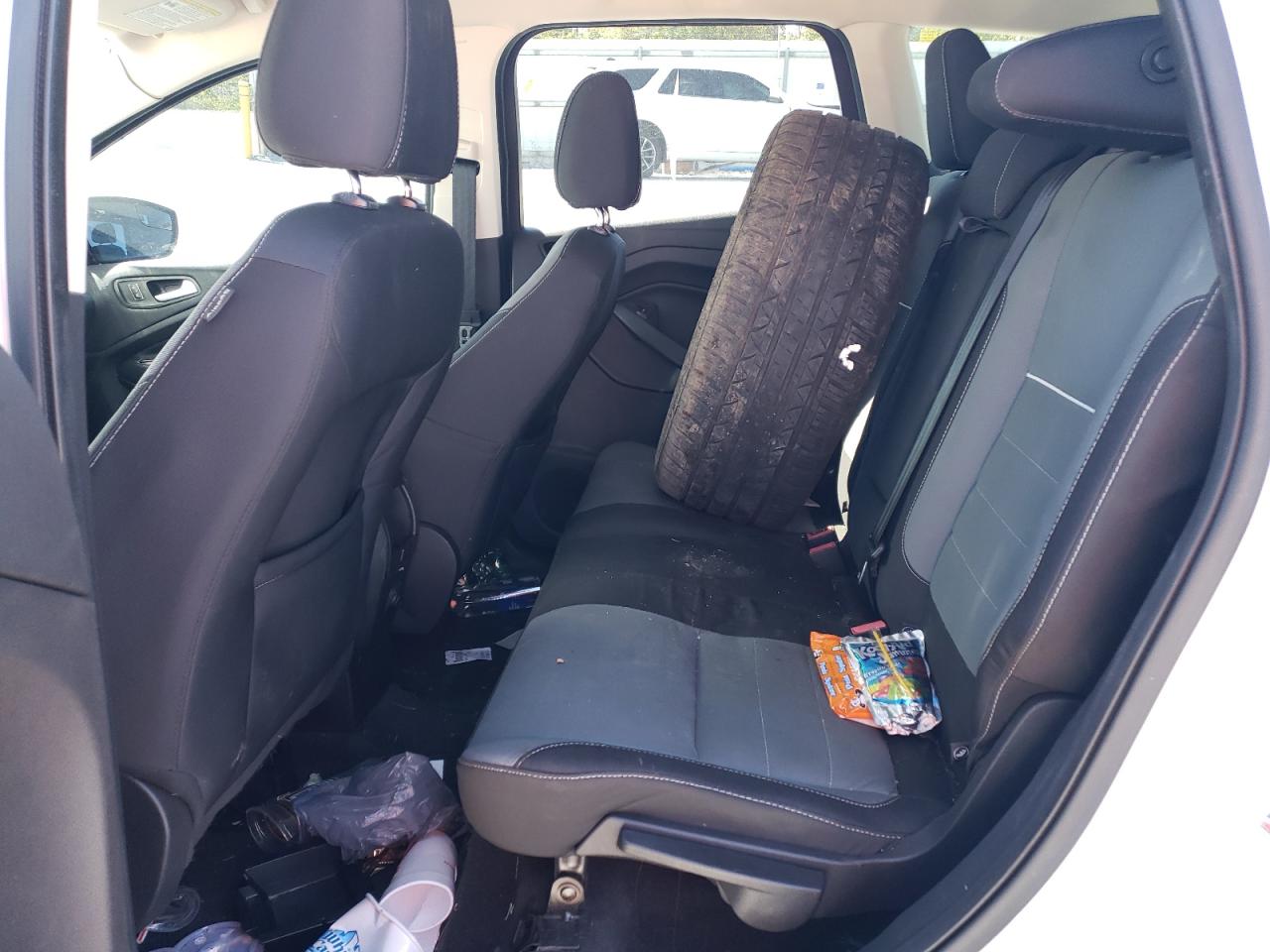 2015 Ford Escape - Image 11