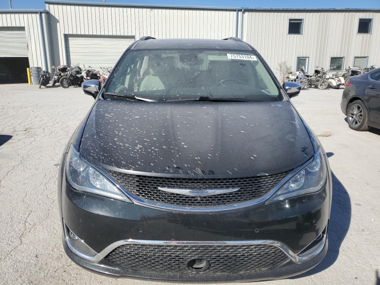 2018 Chrysler Pacifica - Image 5