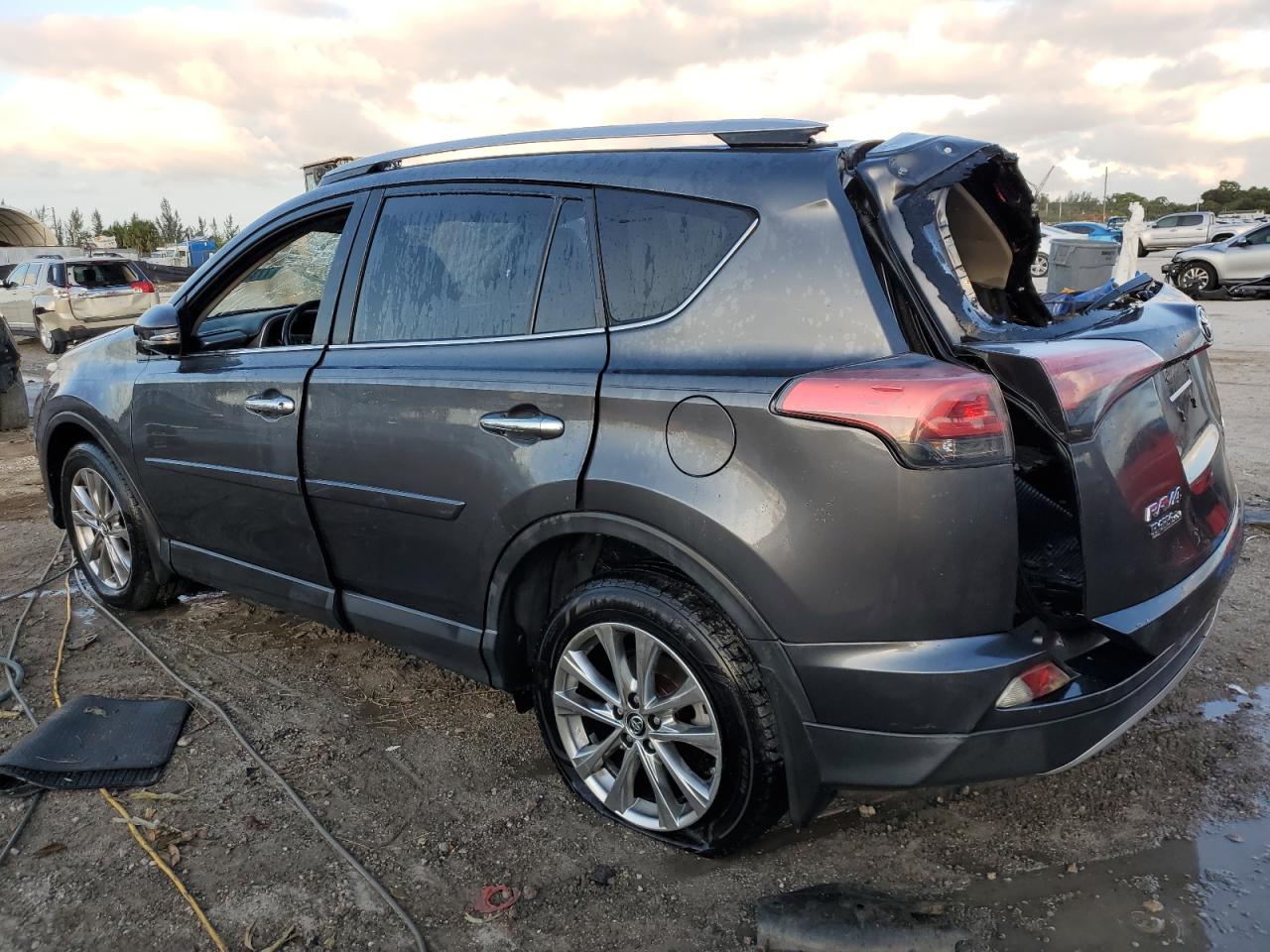 2018 Toyota RAV 4 - Image 2