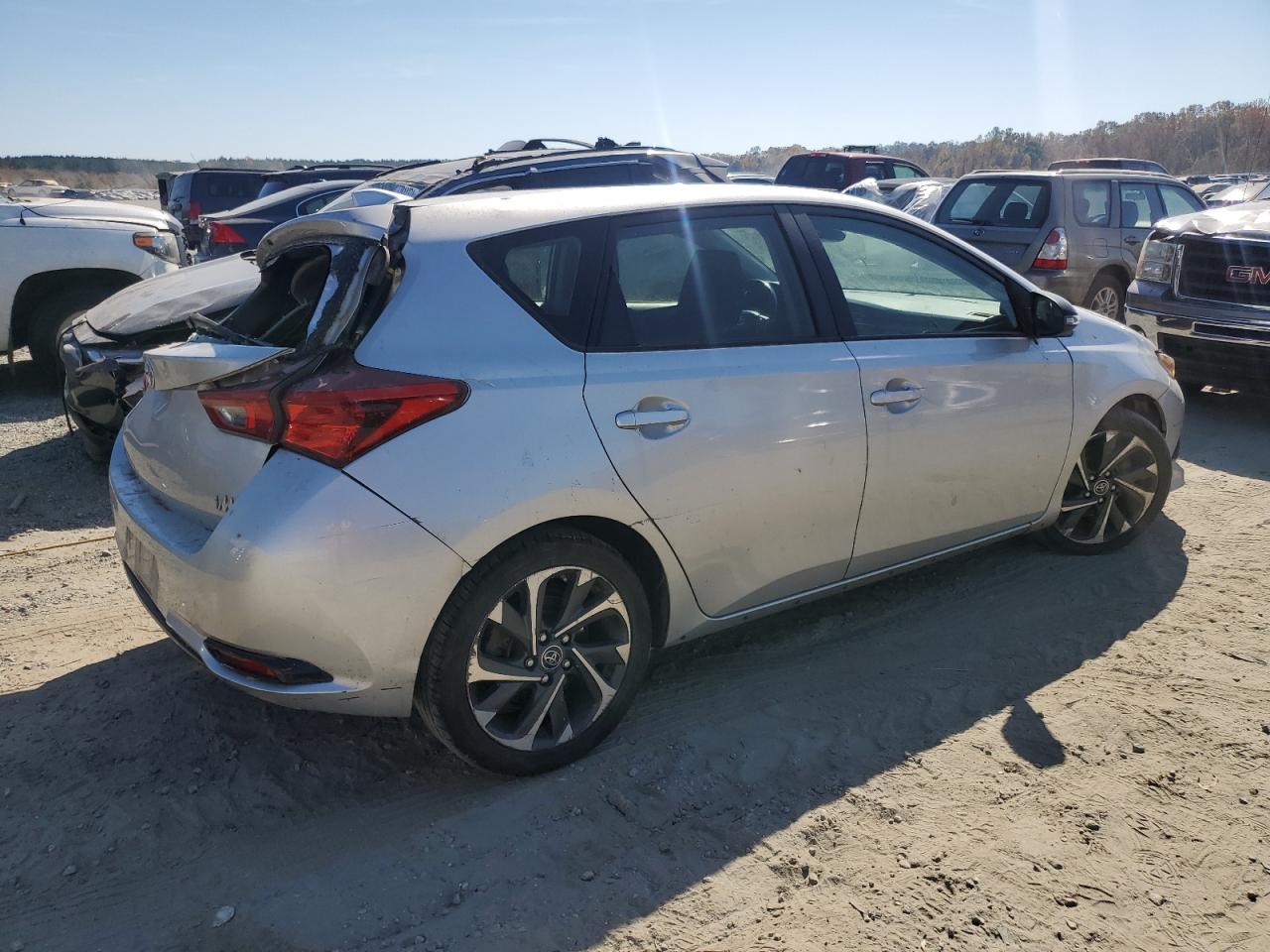 VIN JTNKARJE6JJ563646 2018 TOYOTA COROLLA no.3