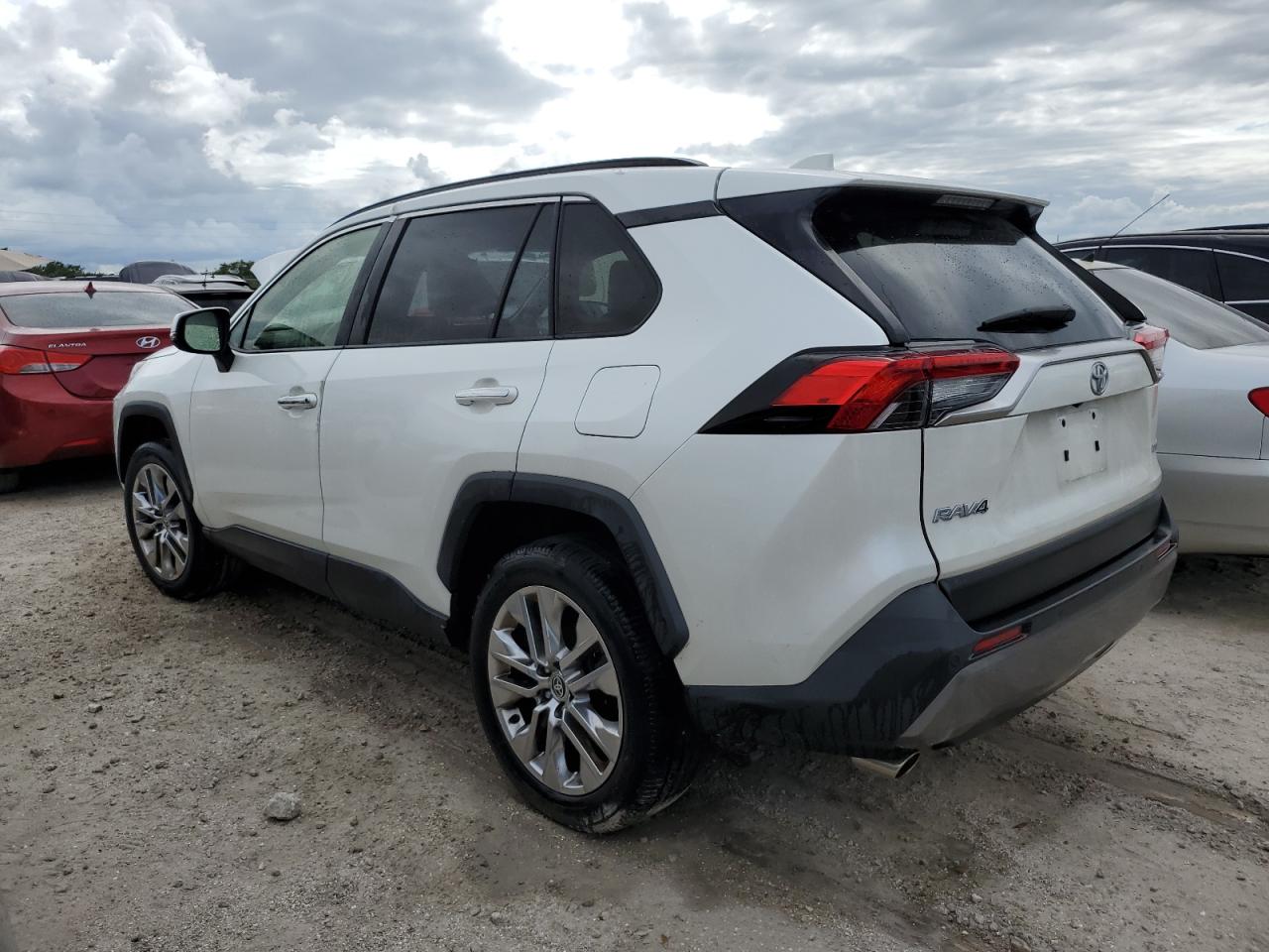 2020 Toyota RAV 4 - Image 2