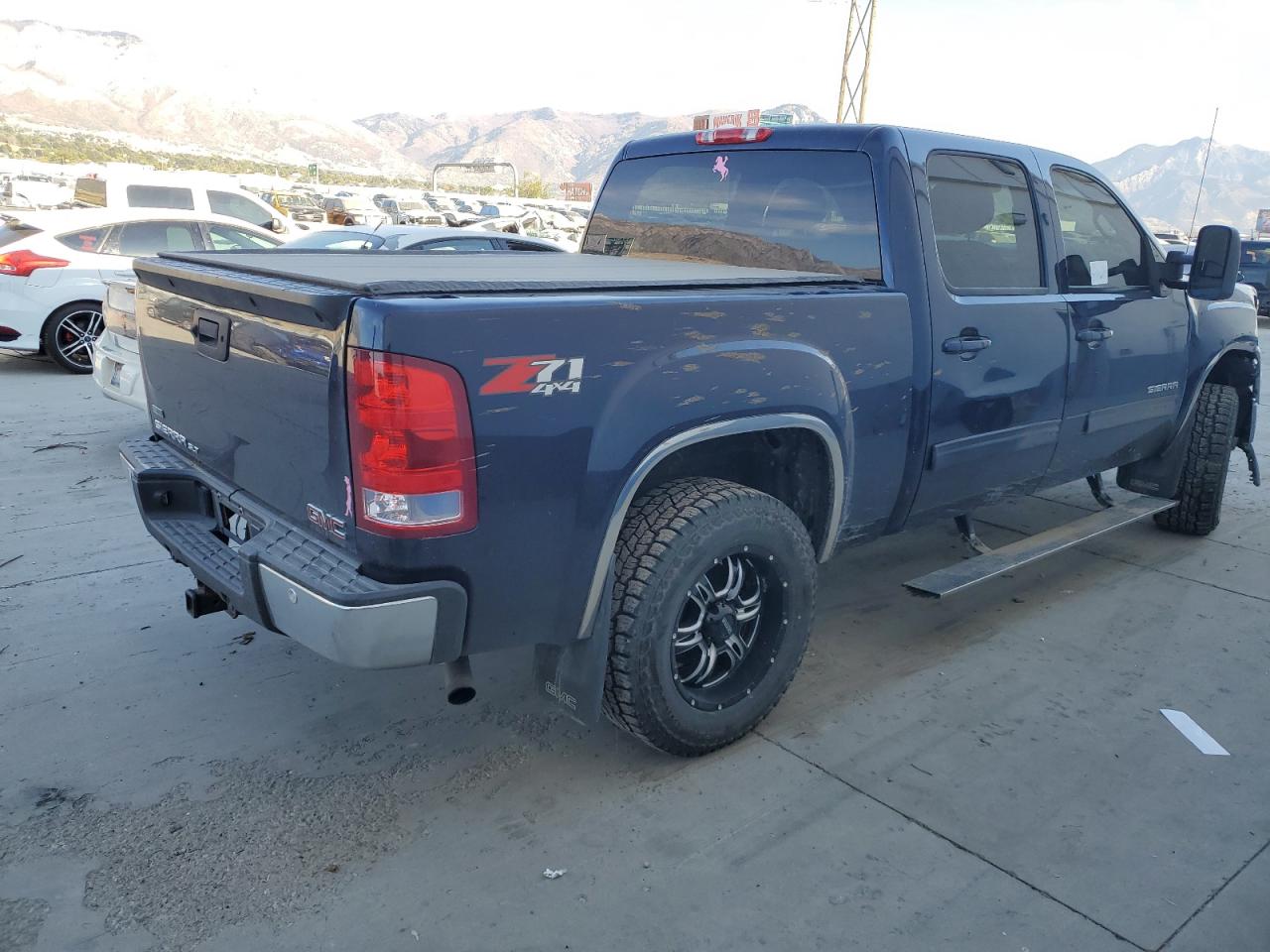 2011 GMC Sierra - Image 3