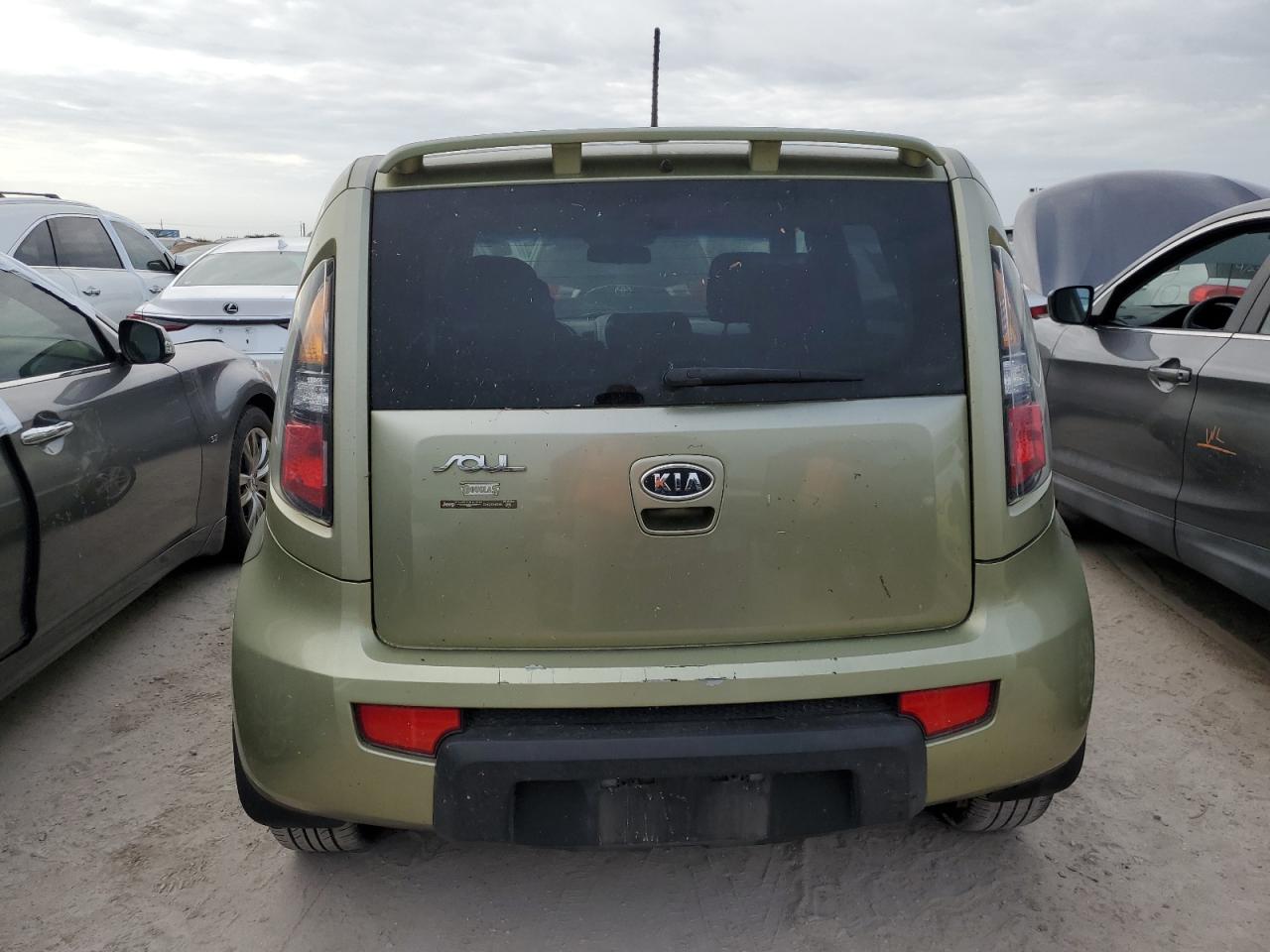 2011 Kia Soul + VIN: KNDJT2A24B7274173 Lot: 76264264