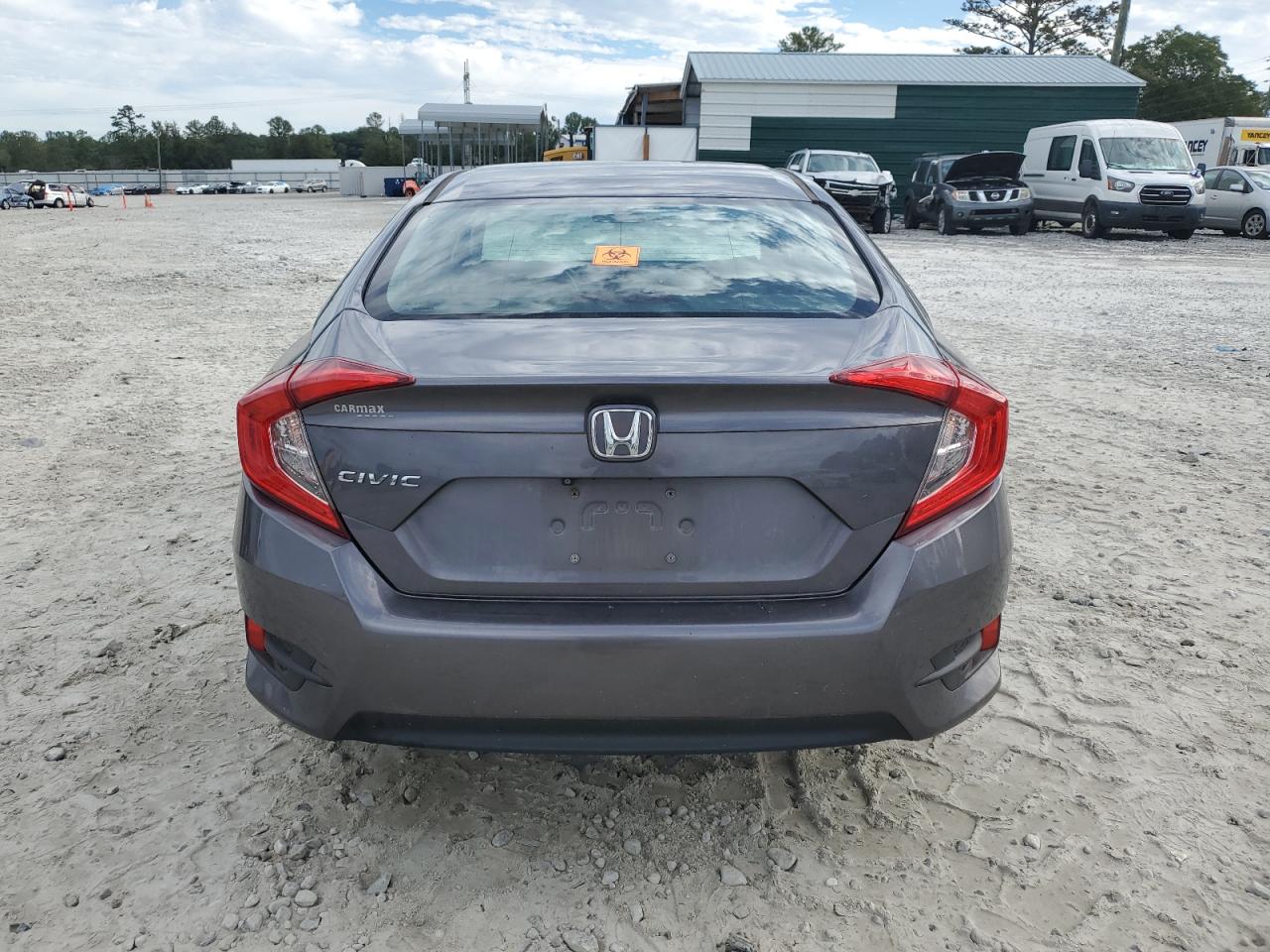 19XFC2F58JE209799 2018 Honda Civic Lx