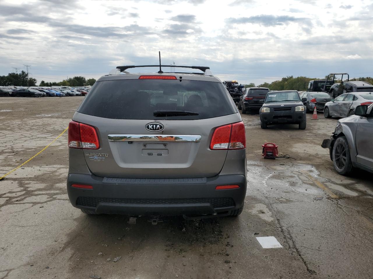 5XYKT3A69CG285123 2012 Kia Sorento Base