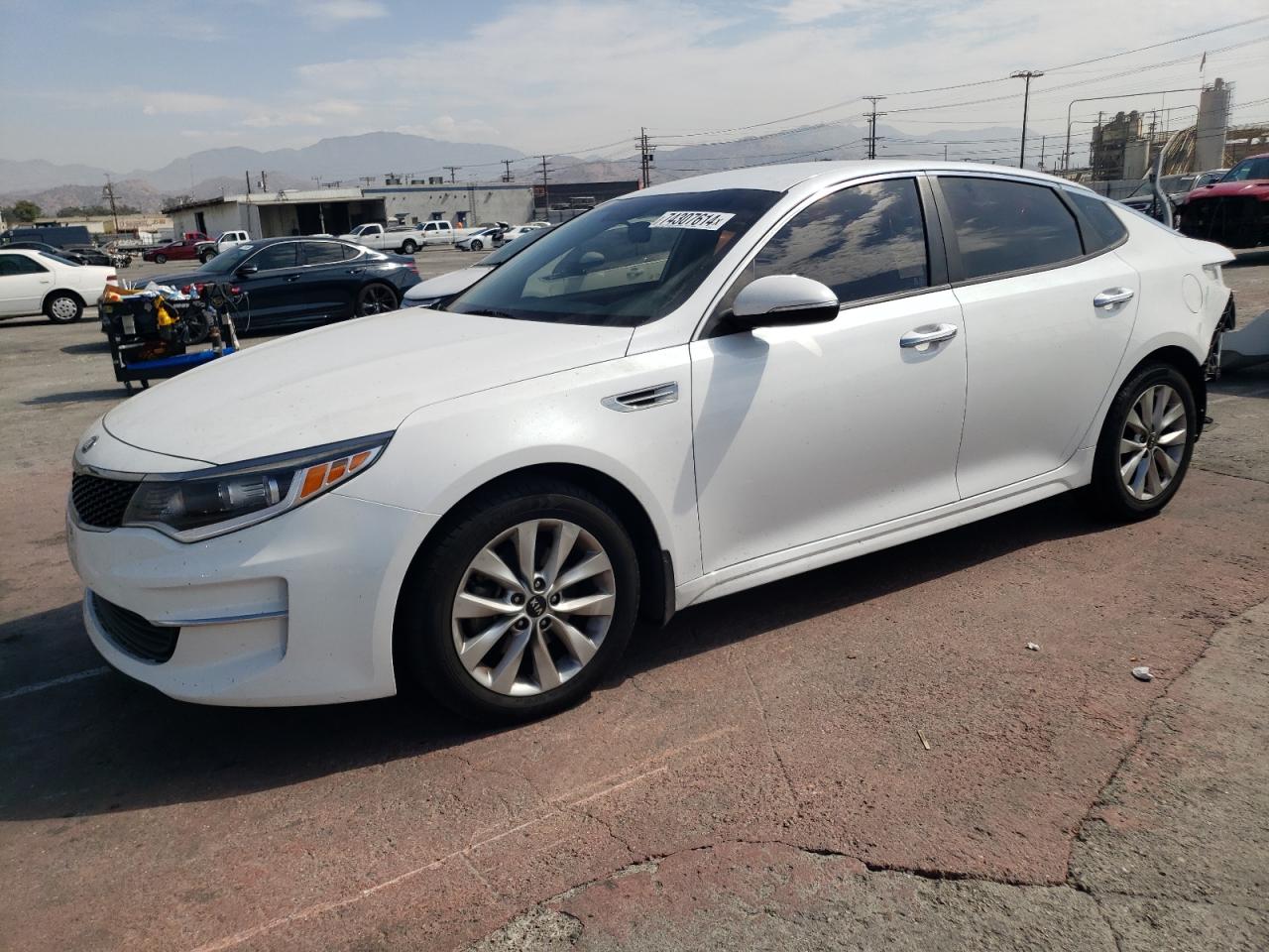 5XXGT4L33JG258600 2018 KIA OPTIMA - Image 1