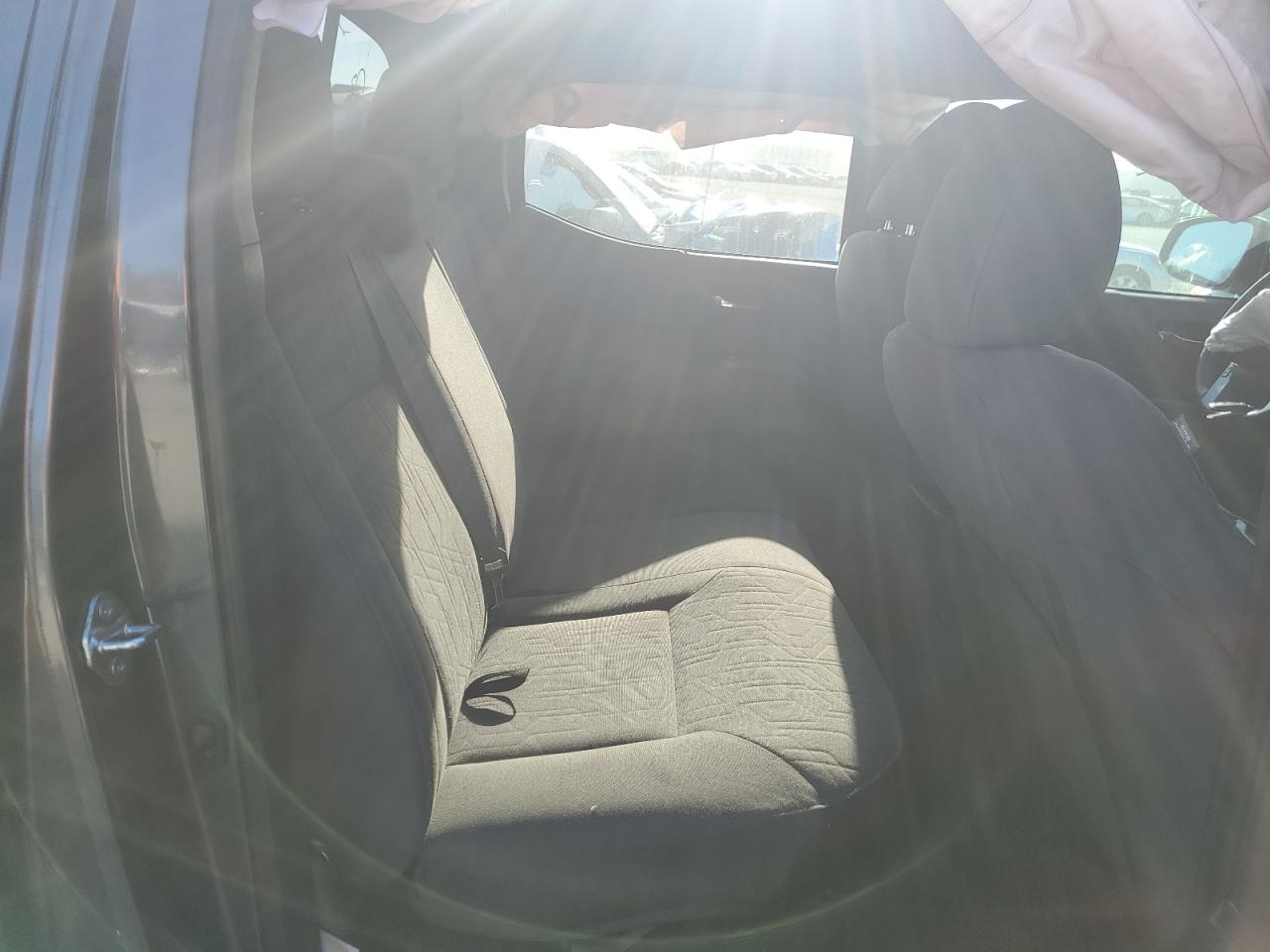 2019 Toyota Tacoma - Image 10