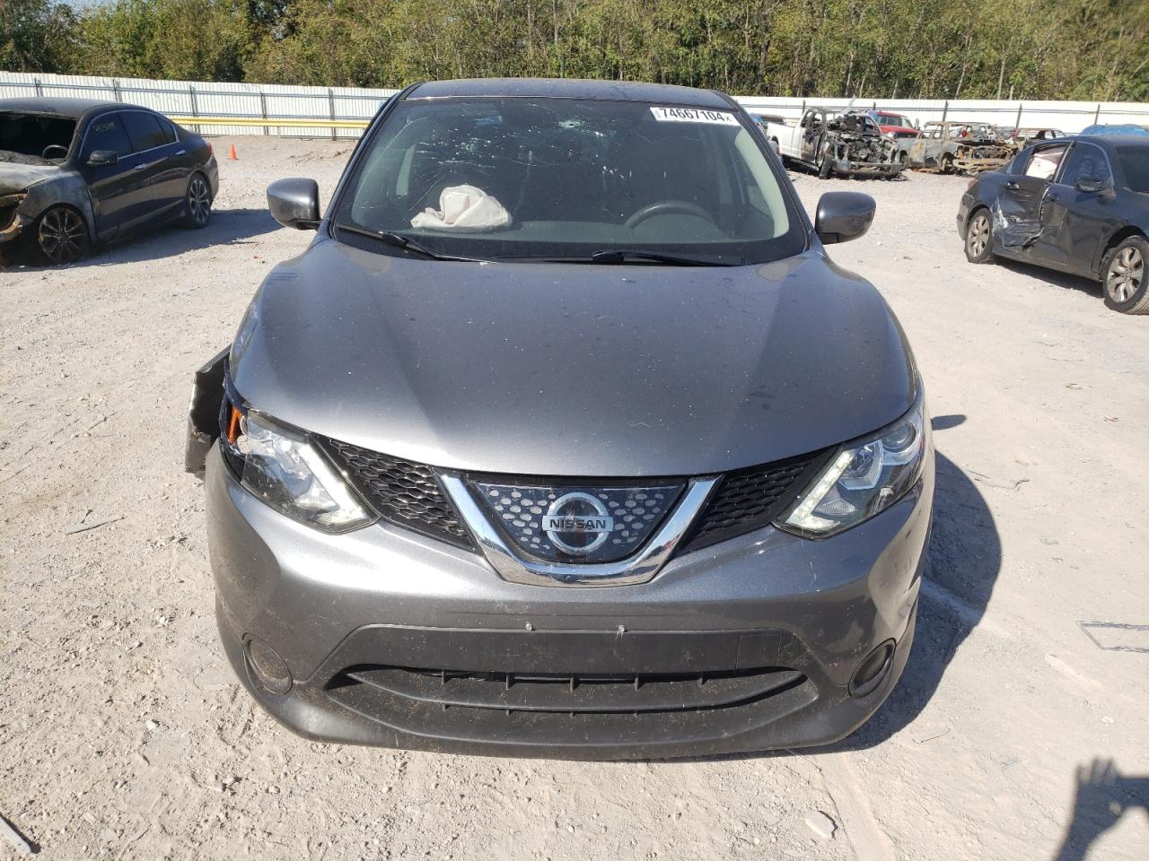 2018 Nissan Rogue - Image 5