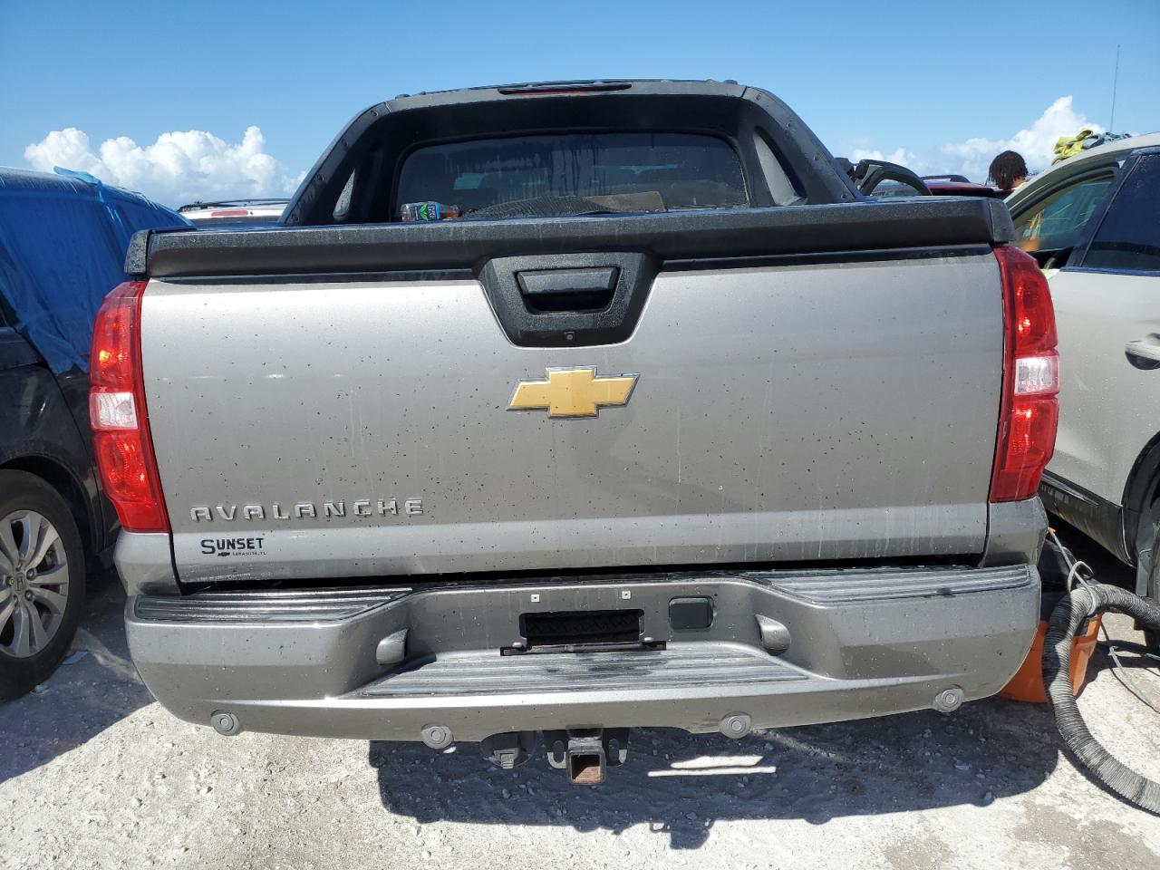 2012 Chevrolet Avalanche - Image 6