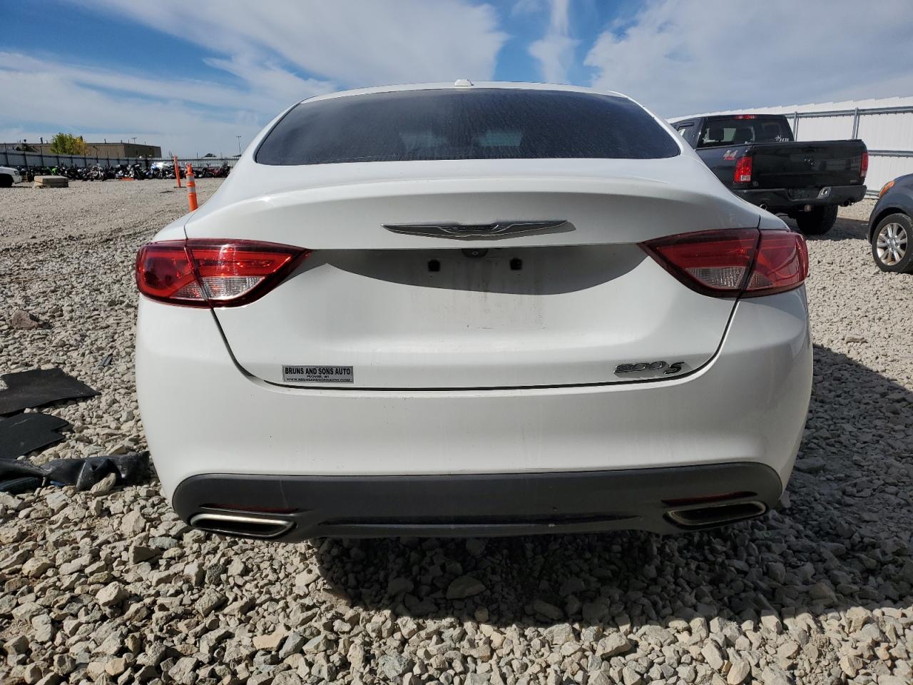 2015 Chrysler 200 S VIN: 1C3CCCBG2FN532933 Lot: 74464504