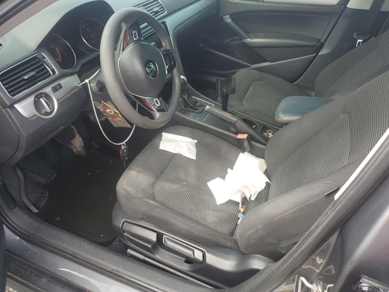 2016 Volkswagen Passat - Image 7