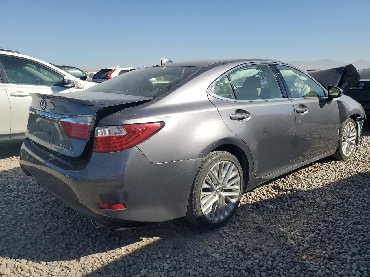 2015 Lexus ES - Image 3