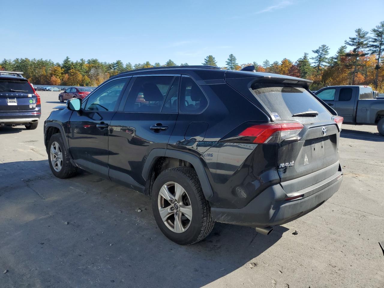 2019 Toyota RAV 4 - Image 2