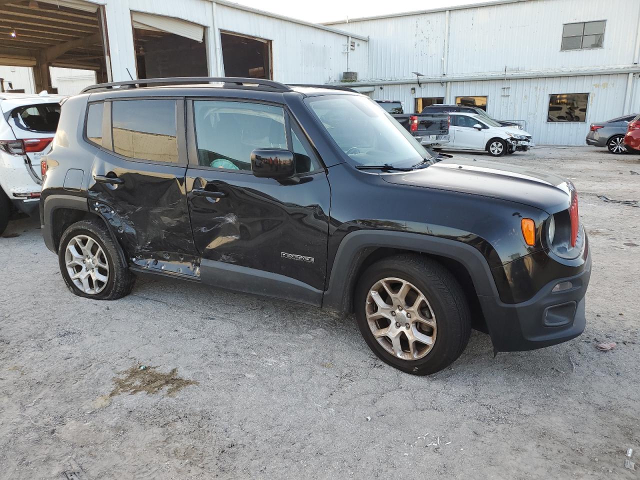 2017 Jeep Renegade - Image 4
