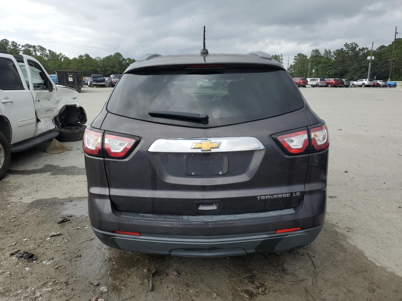 1GNKRFED5GJ161324 2016 Chevrolet Traverse Ls