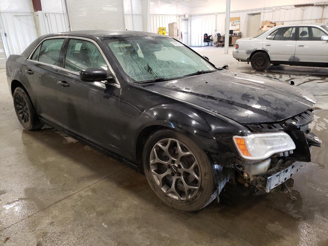 2013 Chrysler 300 - Image 4