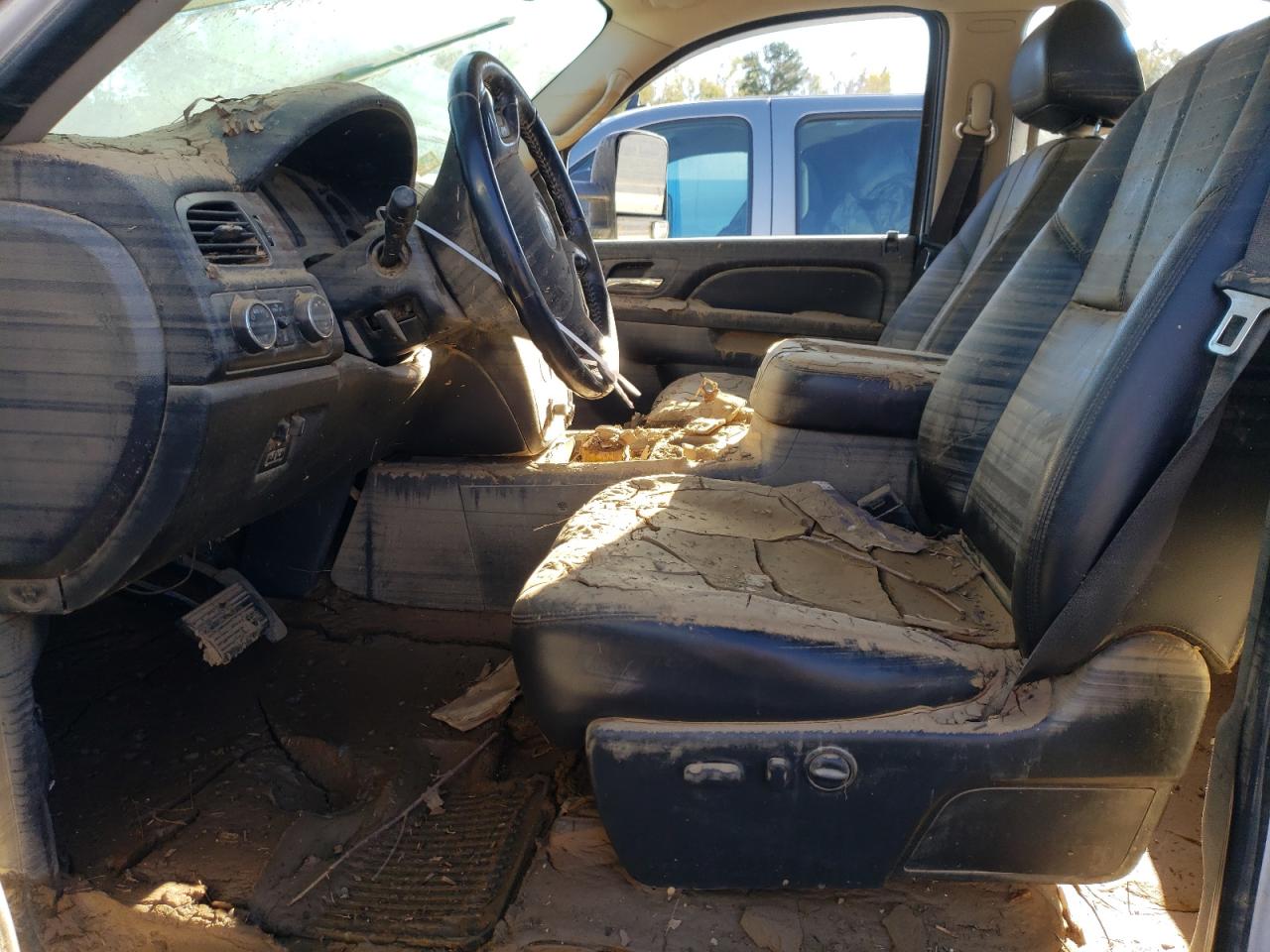 2011 Chevrolet Silverado - Image 7