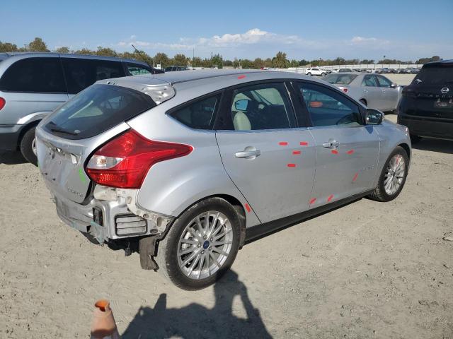 Хетчбеки FORD FOCUS 2014 Сріблястий