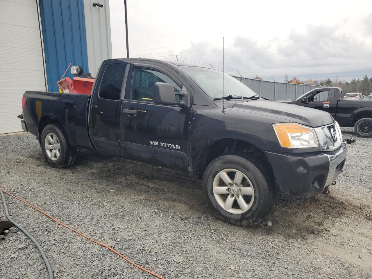 2011 Nissan Titan - Image 4