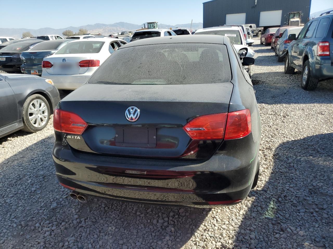 2011 Volkswagen Jetta Base VIN: 3VW1K7AJXBM049461 Lot: 75314484