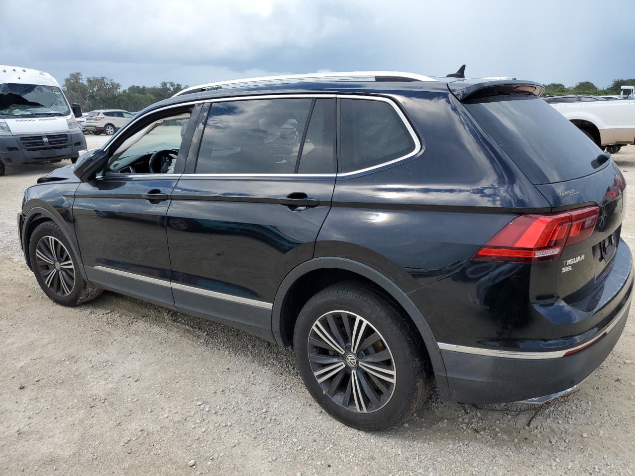 3VV3B7AX8KM014094 2019 VOLKSWAGEN TIGUAN - Image 2