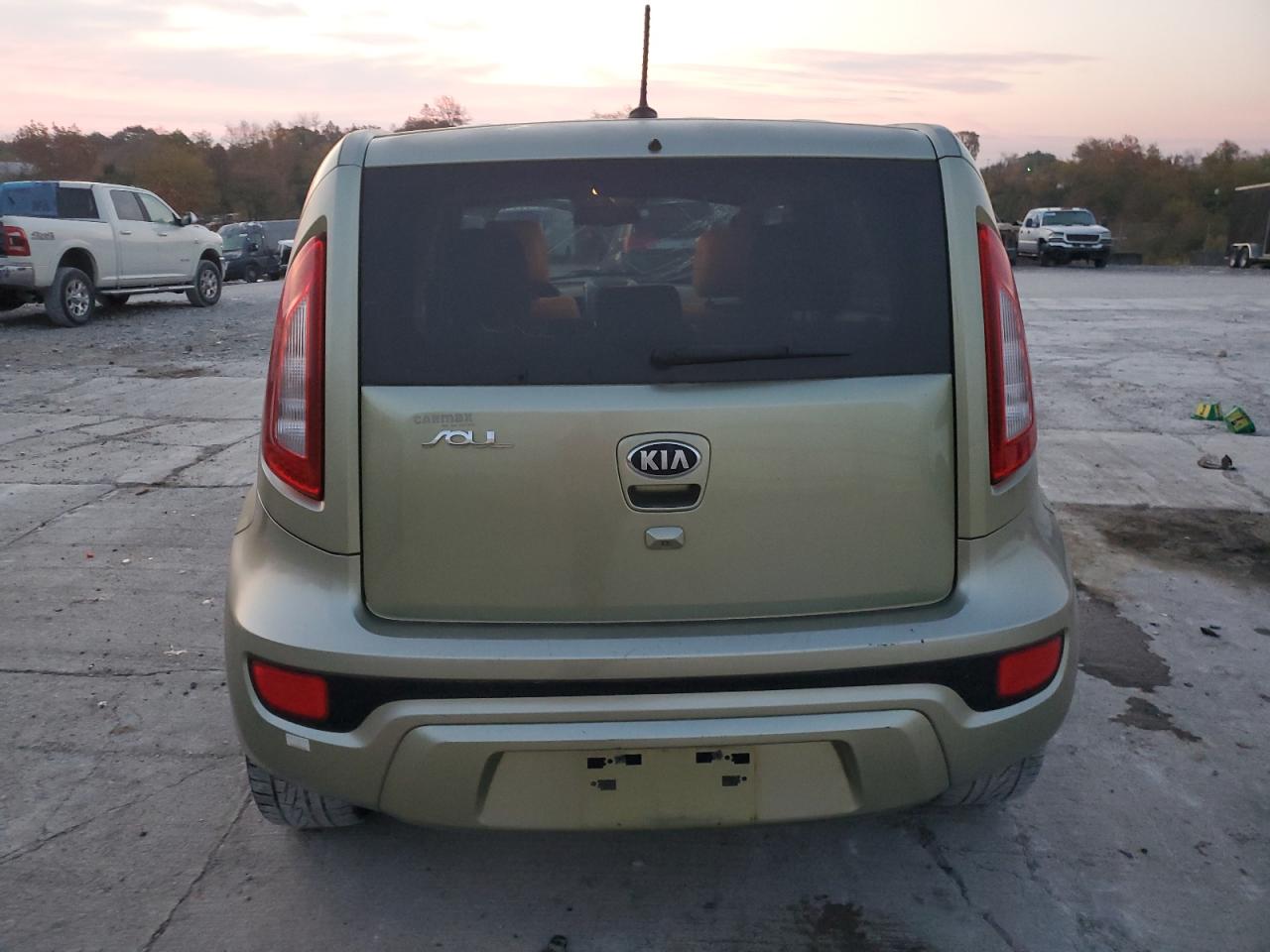 2013 Kia Soul + VIN: KNDJT2A68D7570707 Lot: 78202684