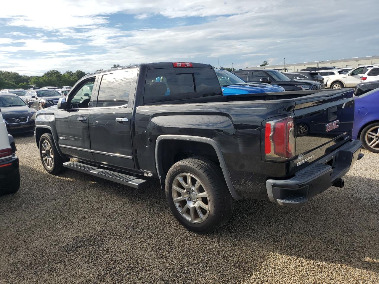 2017 GMC Sierra - Image 2