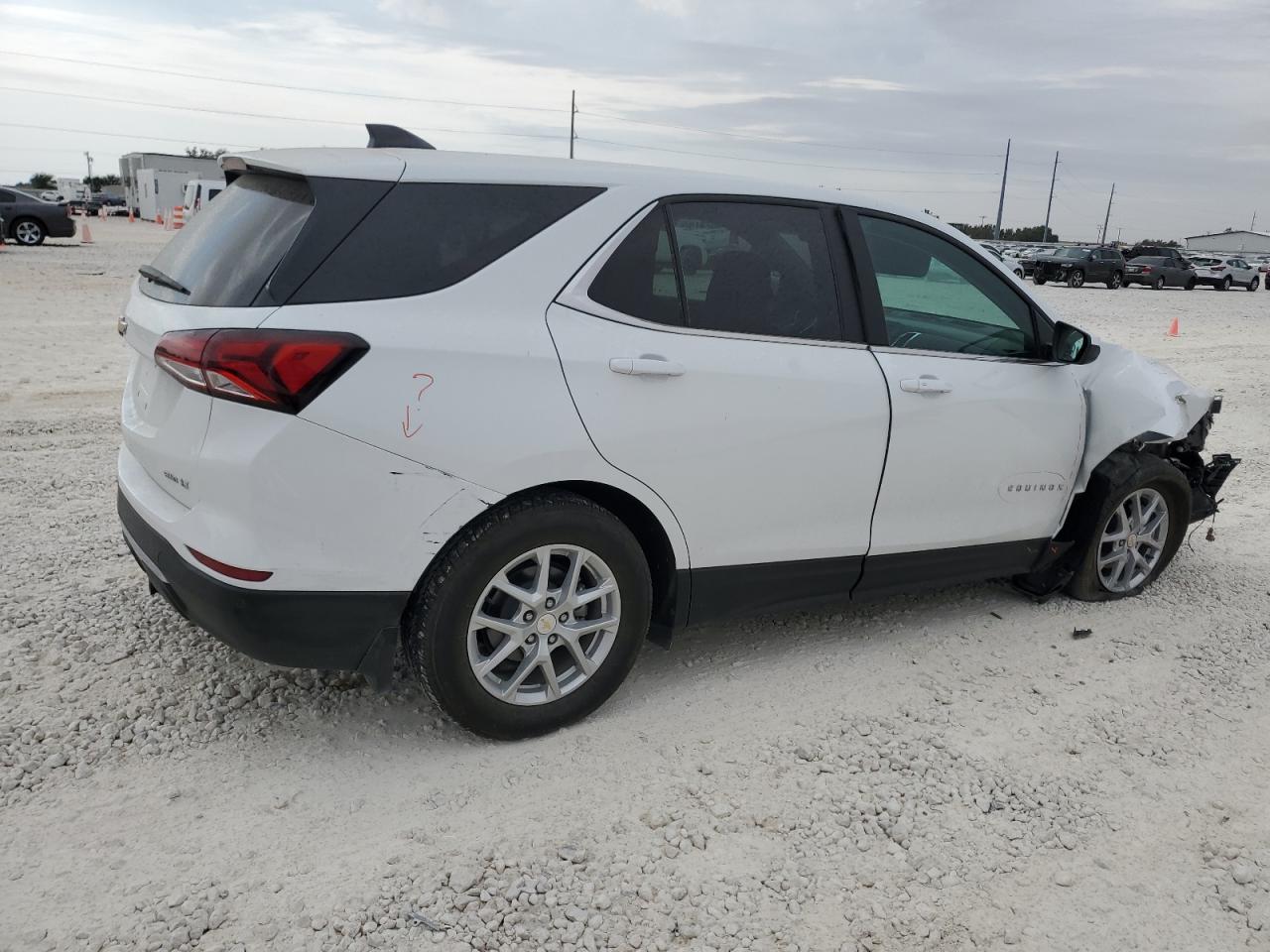 2023 Chevrolet Equinox - Image 3