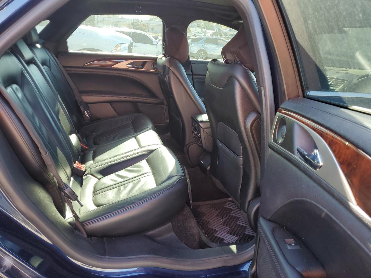 2017 Lincoln MKZ - Image 10