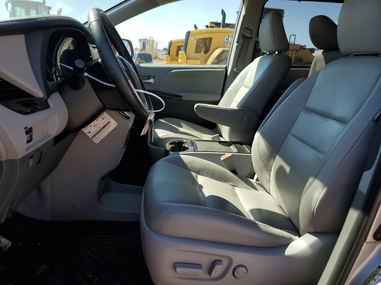2020 Toyota Sienna - Image 7