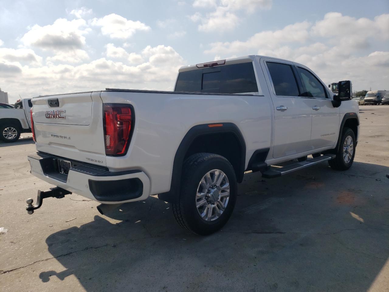 2022 GMC Sierra - Image 3