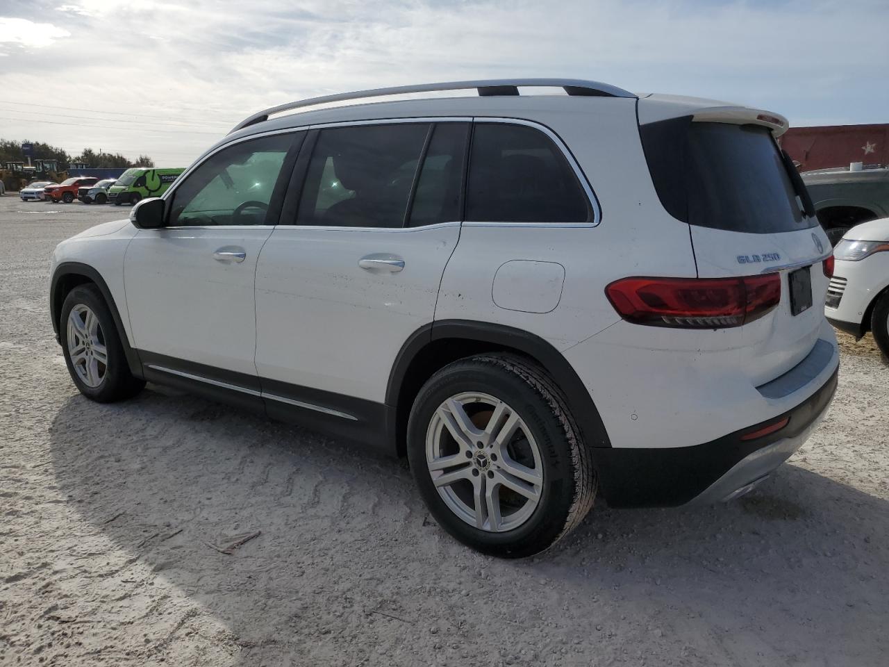2021 Mercedes-Benz GLB - Image 2