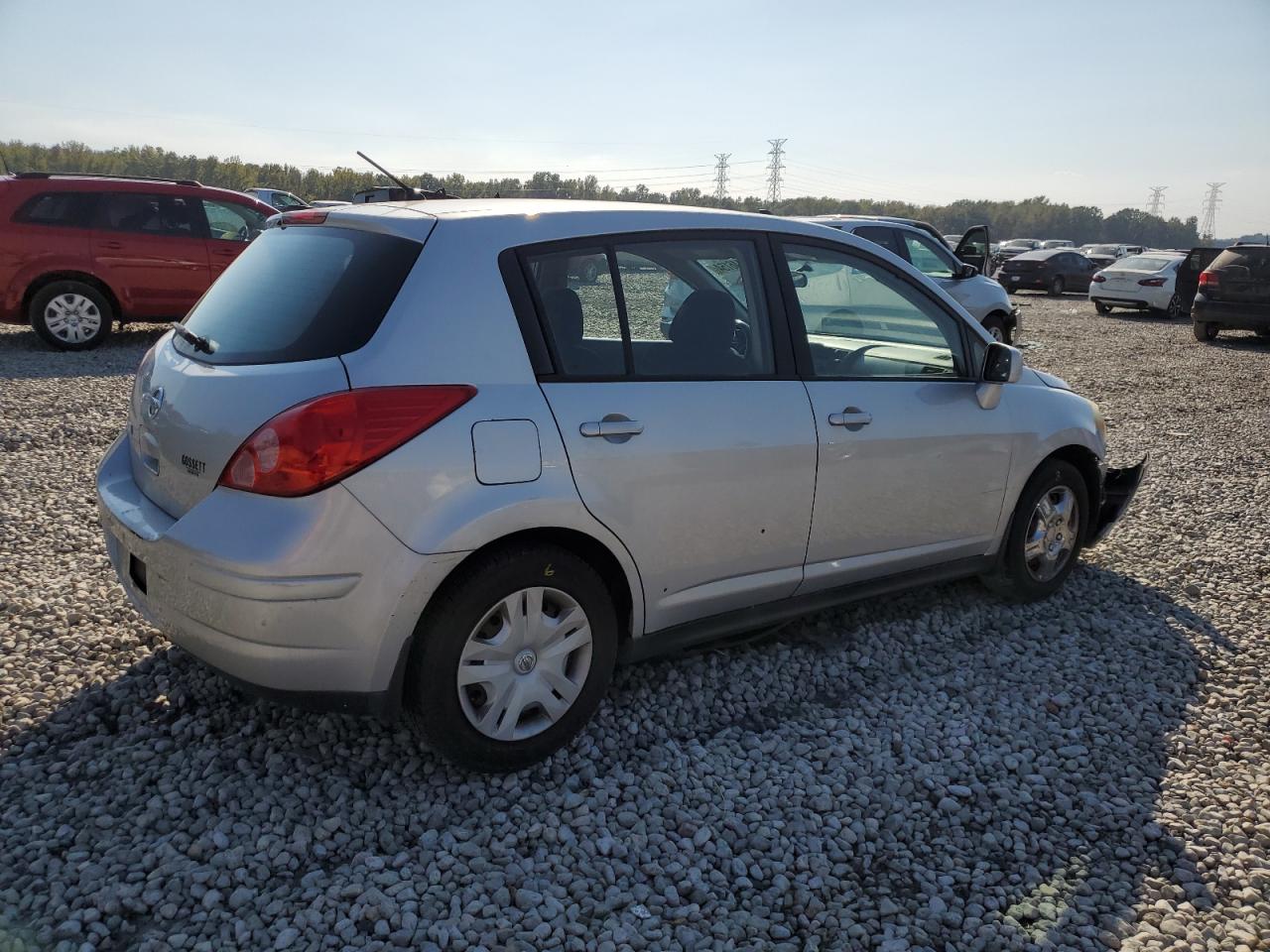 2011 Nissan Versa - Image 3