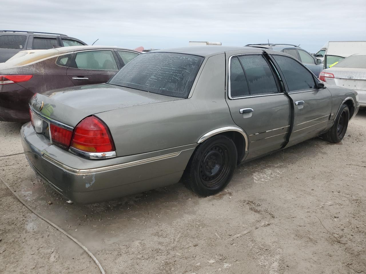 2000 Mercury Grand Marquis - Image 3