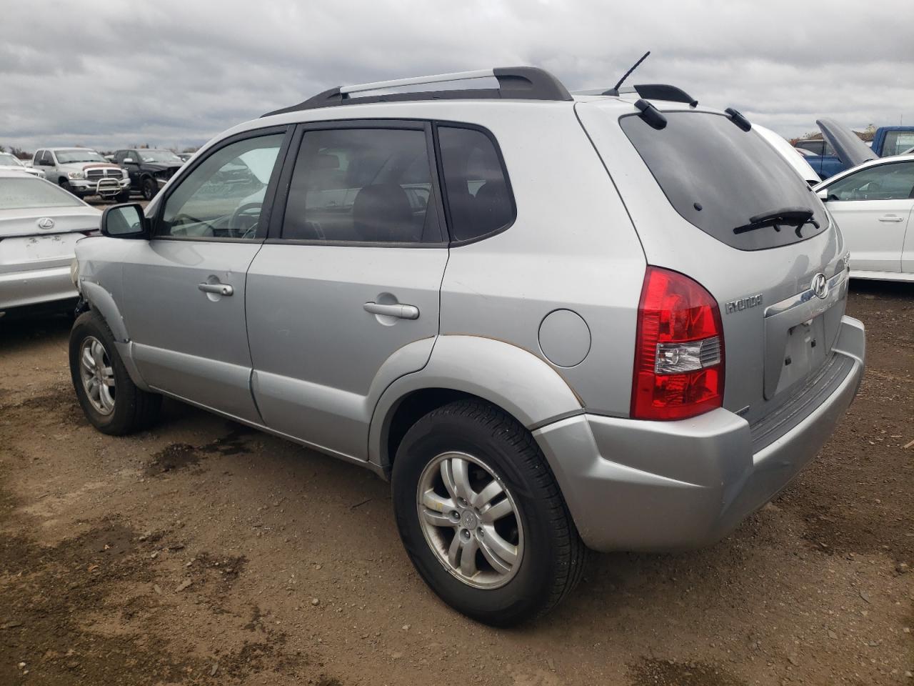 2007 Hyundai Tucson - Image 2