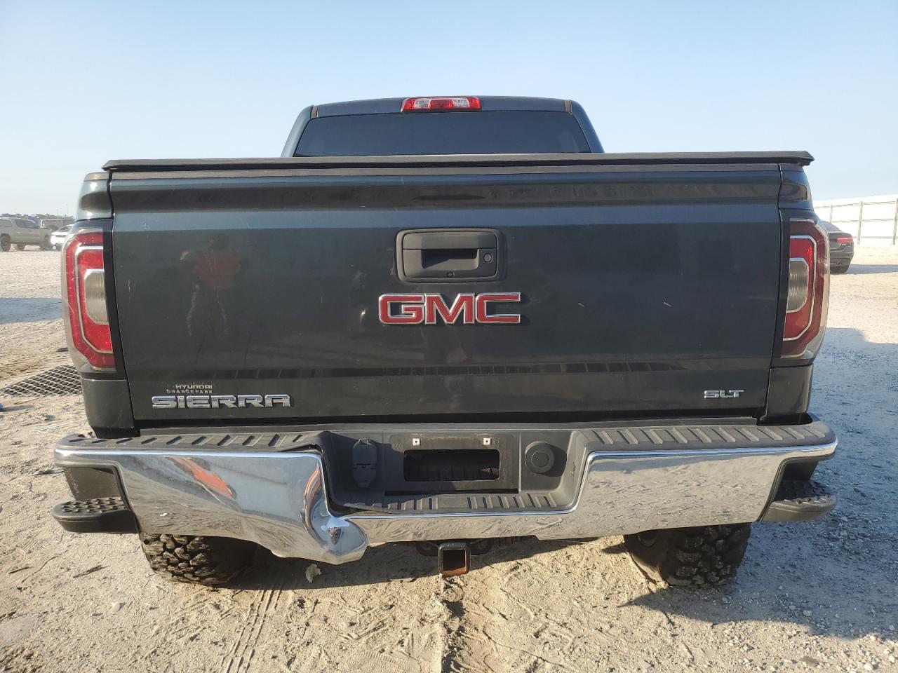 3GTU2NEC5JG567037 2018 GMC Sierra K1500 Slt