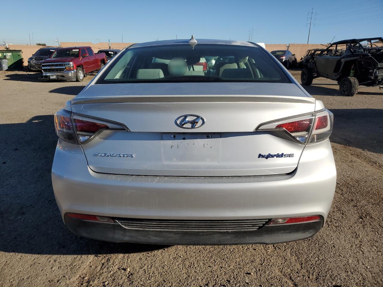 2016 Hyundai Sonata Hybrid VIN: KMHE24L16GA011869 Lot: 76550574