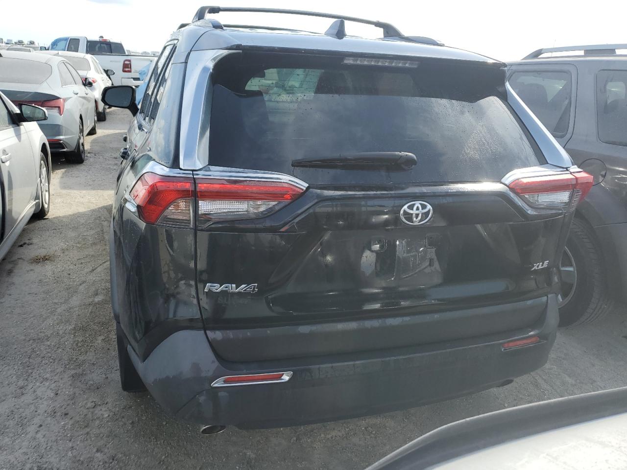 2020 Toyota Rav4 Xle Premium VIN: JTMC1RFV0LJ017283 Lot: 75342294