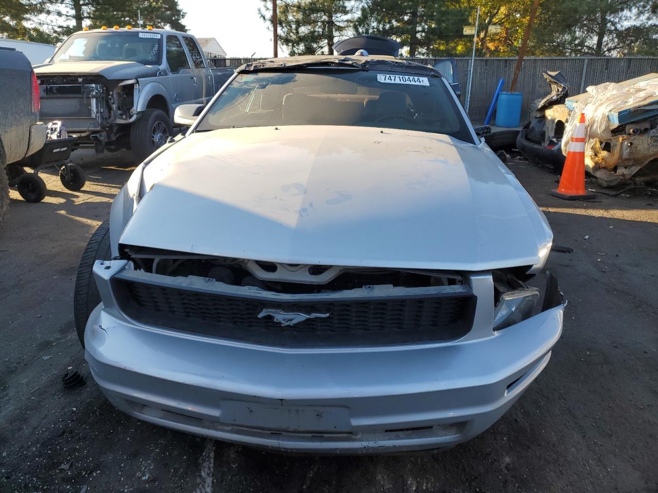 2005 Ford Mustang - Image 5