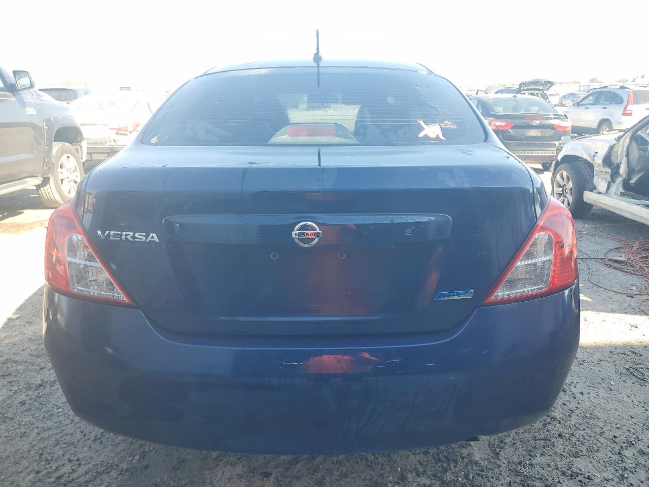 2014 Nissan Versa S VIN: 3N1CN7AP2EL863186 Lot: 74091494